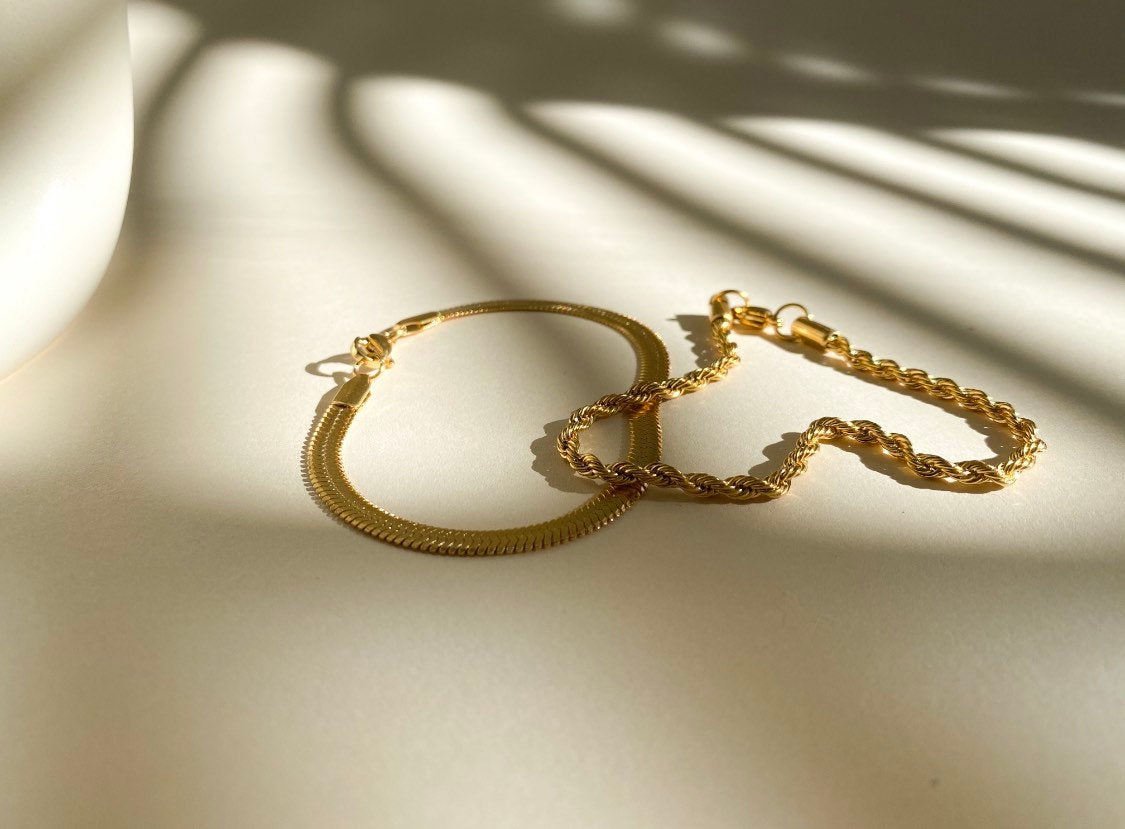 14k Gold filled Herringbone Bracelet - Tarnish resistant - High quality - Gold chain