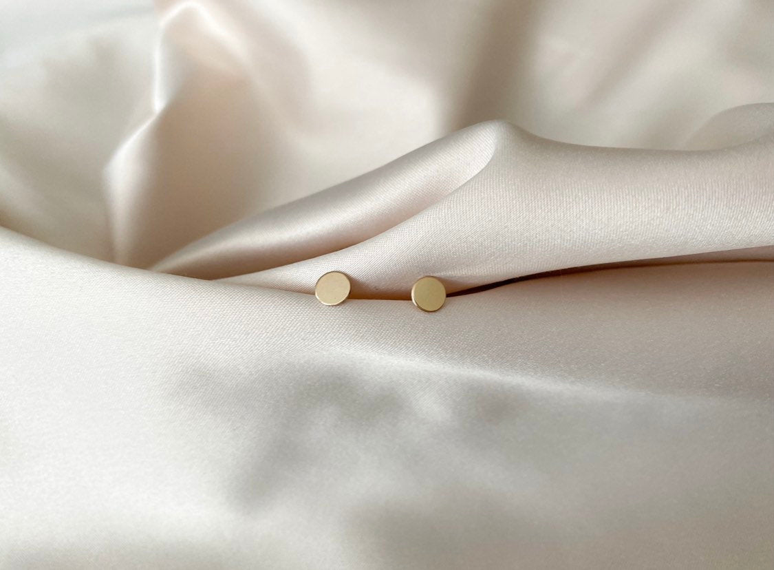 Flat Round Gold Fill Stud Earrings - pair - High Quality Hypoallergenic Gold Fill - Simple - Everyday - trendy
