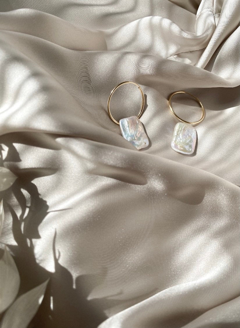 Square fresh water Pearl hoops - 14k gold fill hoops - High quality - Good for sensitive ears - 24mm hoops